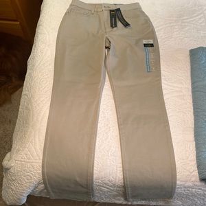 Lee woman’s jeans size 6 long